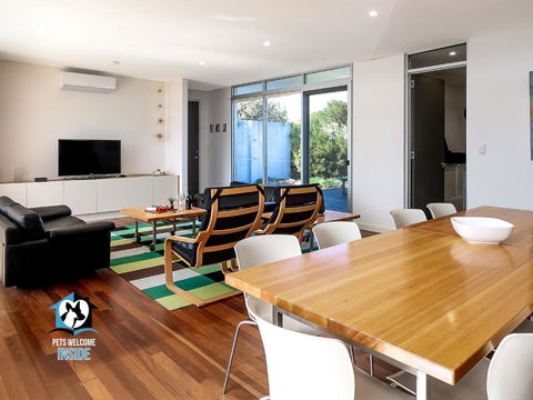 Architect Designed House Nestled In The Dunes - Accommodation Georgetown 2