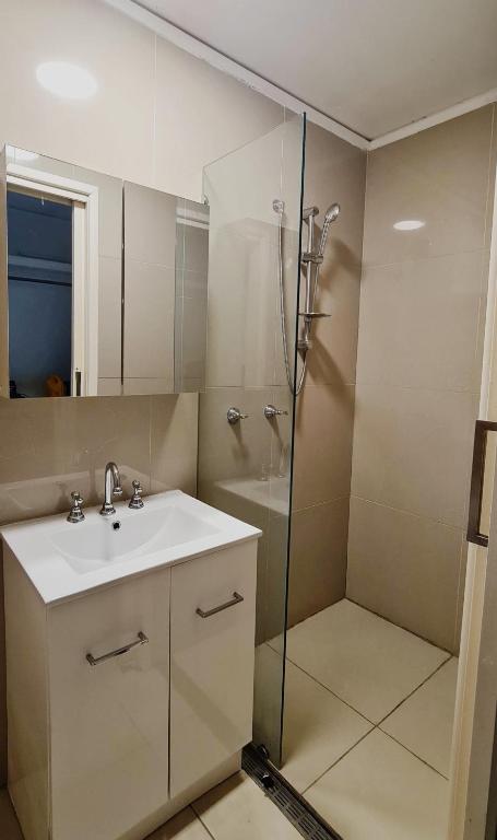Architectural Comfy 2B&2B Home With A Garden View Close To A Lake And Yarralumla Shopping Centre - Accommodation Georgetown 2