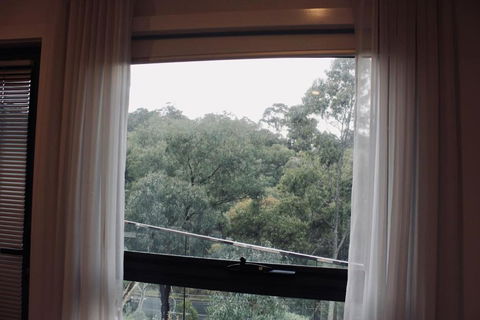 Architectural Crisp & Convenient Location - Accommodation Georgetown 1