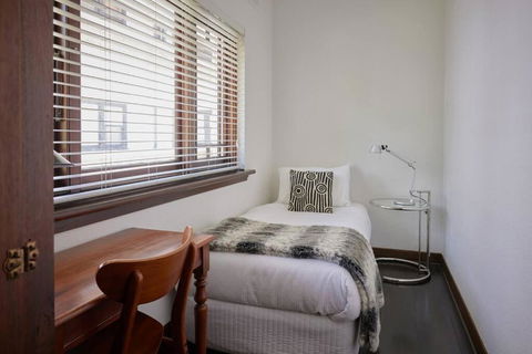 Art Deco Boutique Bespoke Brilliance & Beach&Park - Accommodation Georgetown 3