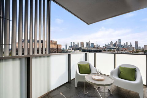 Art Deco - City View Nest - Accommodation Georgetown 1