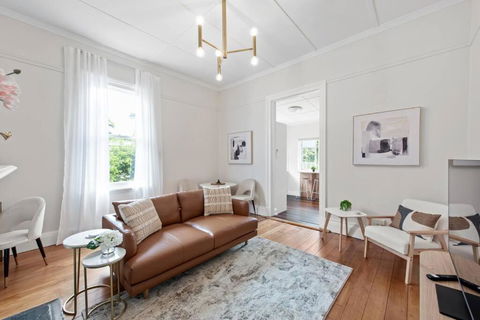 Art Deco W Modern Twist 1Bed 1Bath 1Car New Farm - Accommodation Georgetown 0