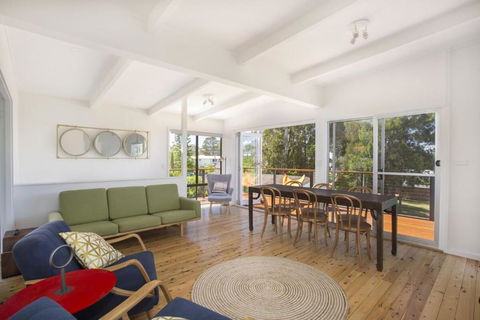 Arthurs Mollymook - Accommodation Georgetown 2