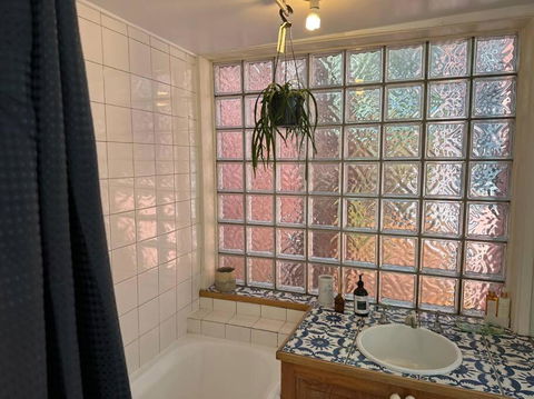 Artsy North Melbourne 2-Bedder - Accommodation Georgetown 1