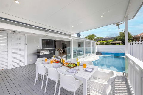 Ash Haven, 19 Ash St - Views, Pool, Air Con, Boat Parking, Wi-Fi - Accommodation Georgetown 1