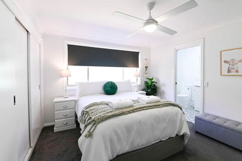 Aspen Abode - CBD, Fireplace, BBQ, 3 Smart TVs - Accommodation Georgetown 2