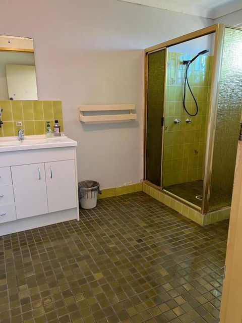 Aspley Large Room & Share Bathroom With Other Guests - Accommodation Georgetown 3