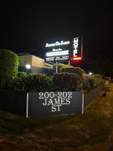 Asters On James Motor Inn - Accommodation Georgetown 0