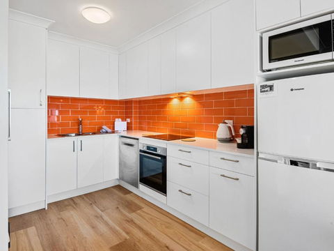 Astrids At Central Park - 2BR L Lake & Mountain Views L Central Location L WiFi - Accommodation Georgetown 1