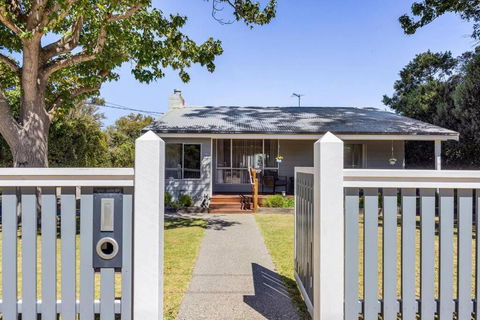 At Lila Rose Rye - Walk To Beach And Shops. - Accommodation Georgetown 0
