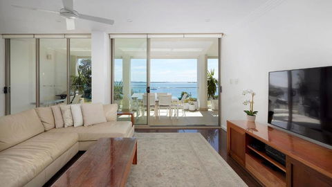 Aura 2 Apartment With Spectacular Views - Accommodation Georgetown 4