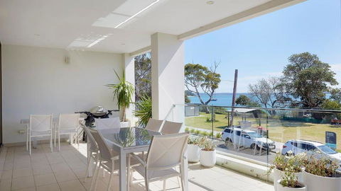 Aura 2 Apartment With Spectacular Views - Accommodation Georgetown 2