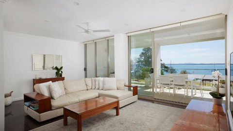 Aura 2 Apartment With Spectacular Views - Accommodation Georgetown 3