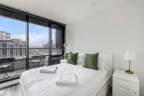 Aura Off Flinders Lane - A City Centre Balcony Abode - Accommodation Georgetown 2