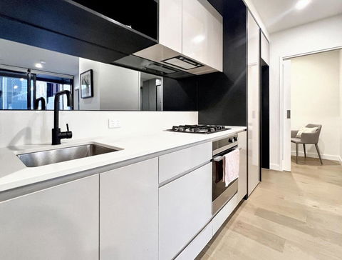 Aura On Lonsdale - Accommodation Georgetown 2