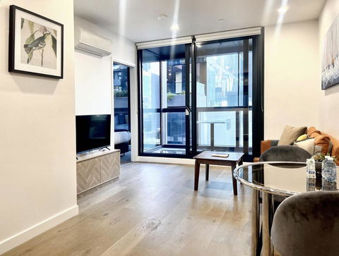 Aura On Lonsdale - Accommodation Georgetown 3