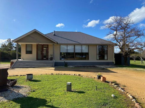 Aurora Cottages - Bellfield - Accommodation Georgetown 0