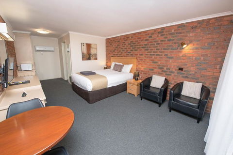 Australian Settlers Motor Inn - Accommodation Georgetown 2
