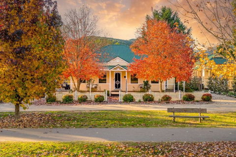 Autumn Beauty - Garden Cottage 4 - Accommodation Georgetown 0