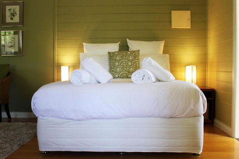 Avalon Private Spa Villa With Beautiful Tree Views - Accommodation Georgetown 4