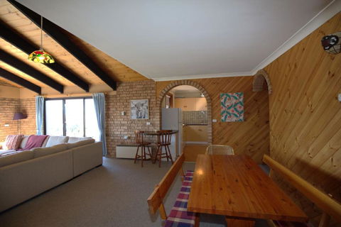 Aviemore - 2 14 Cobbodah Street - Accommodation Georgetown 4