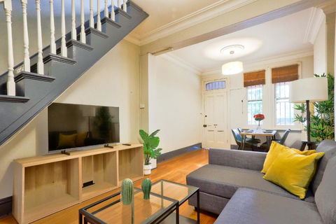 Awesome 2 Bedroom House Surry Hills - Accommodation Georgetown 0