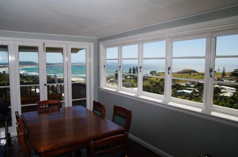 Awesome View, 4 View Street - Accommodation Georgetown 2