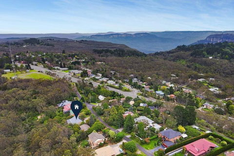 Azimuth - Spacious Family Retreat With City Views - Accommodation Georgetown 4