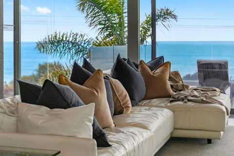 Azure - Accommodation Georgetown 2
