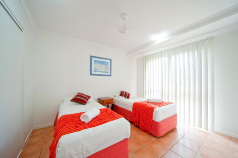 At Beach Court Holiday Villas - Accommodation Georgetown 3