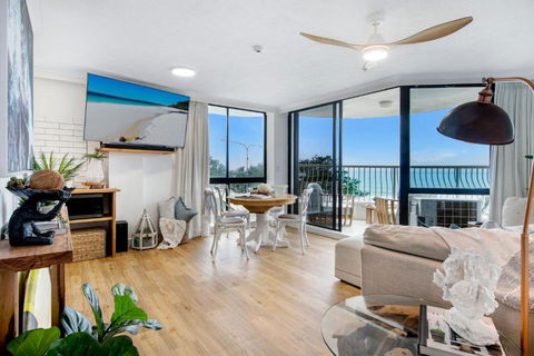 Athena By The Sea Luxurious Beachfront Retreat - CoastHM - Accommodation Georgetown 3