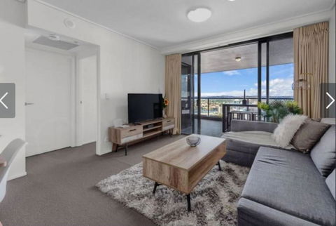 AU1 - Aurora Skyscraper CBD For Business Or Pleasure - Accommodation Georgetown 0