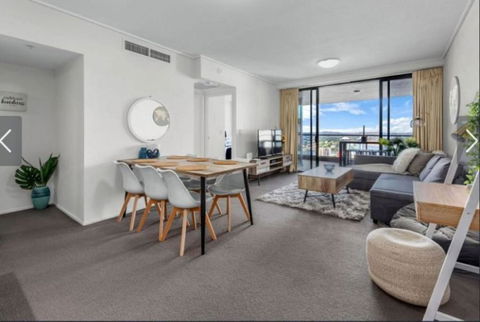 AU1 - Aurora Skyscraper CBD For Business Or Pleasure - Accommodation Georgetown 1