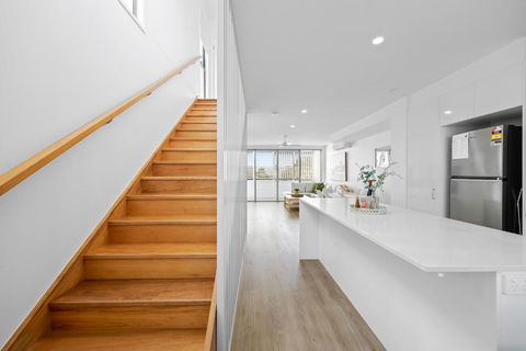 Azure River Side Townhouse - Accommodation Georgetown 3