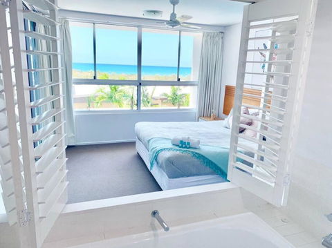 Azure Sea, Oceanviews, Wifi, 2 Pools + Gym - Accommodation Georgetown 0