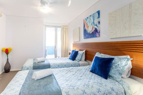 Azure Sea, Oceanviews, Wifi, 2 Pools + Gym - Accommodation Georgetown 4