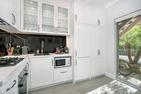 BALO1 - The Esplanade - Mosman - Accommodation Georgetown 2