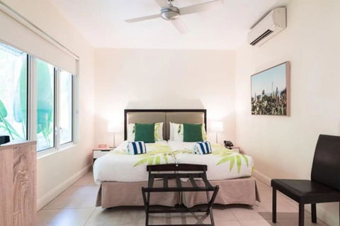 Azure Harmony - A Breezy Hideaway At The Beach Club - Accommodation Georgetown 2