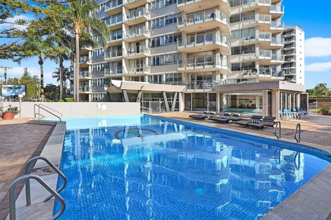 Pacific Regis Beachfront Holiday Apartments - Accommodation Georgetown 3
