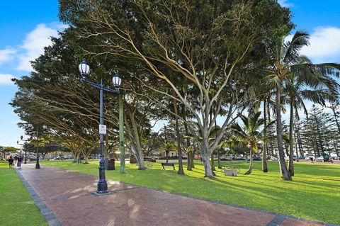 Pacific Regis Beachfront Holiday Apartments - Accommodation Georgetown 18