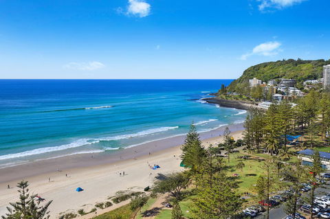 Pacific Regis Beachfront Holiday Apartments - Accommodation Georgetown 0