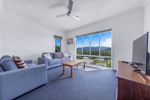 Viewpoint Holiday Home - Cannonvale - Accommodation Georgetown 8