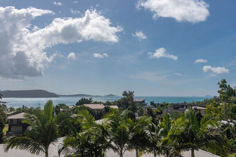Viewpoint Holiday Home - Cannonvale - Accommodation Georgetown 17