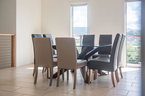 Viewpoint Holiday Home - Cannonvale - Accommodation Georgetown 5