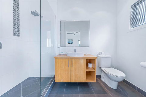 Viewpoint Holiday Home - Cannonvale - Accommodation Georgetown 15
