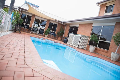 Charleville Motel - Accommodation Georgetown 1