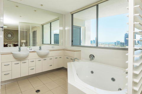 Trilogy Surfers Paradise - Accommodation Georgetown 25