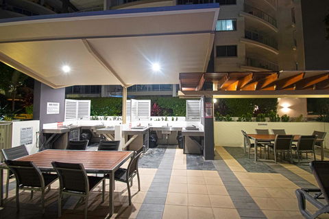 Trilogy Surfers Paradise - Accommodation Georgetown 16