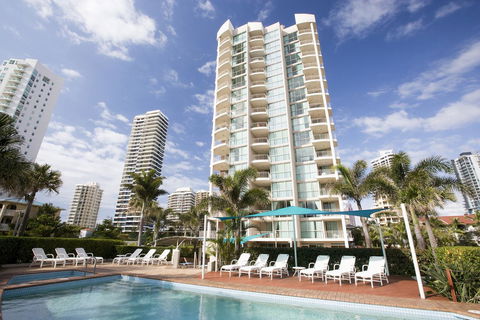Maldives Resort Main Beach, Gold Coast - Accommodation Georgetown 0