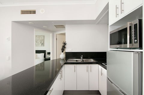 Maldives Resort Main Beach, Gold Coast - Accommodation Georgetown 32